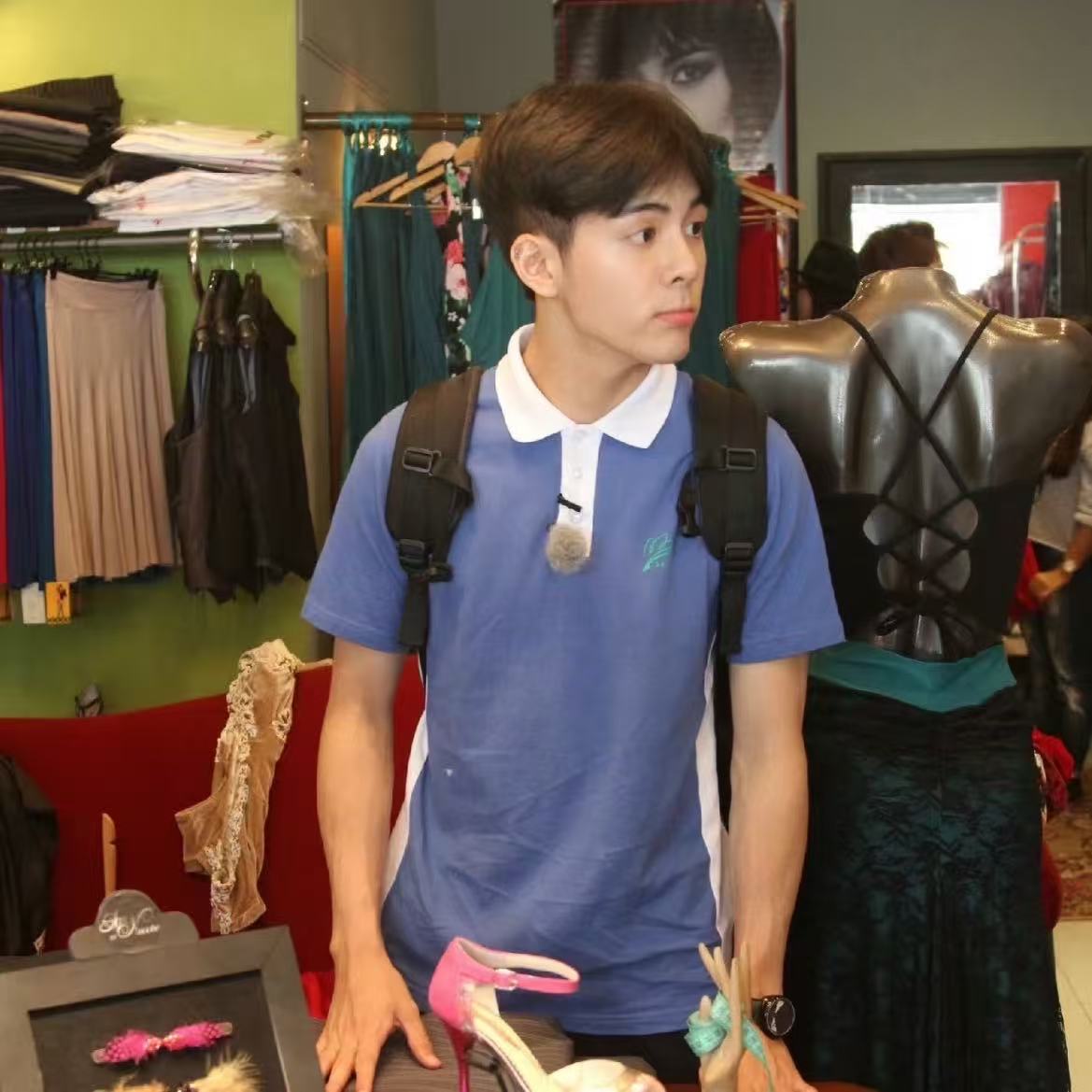 偶遇曾舜晞拍摄家乡宣传片woo偶遇到曾舜晞拍摄家乡宣传片，一放假就回家乡拍宣传片