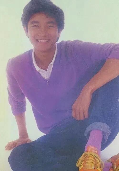 紫衣少年，笑语盈盈💜