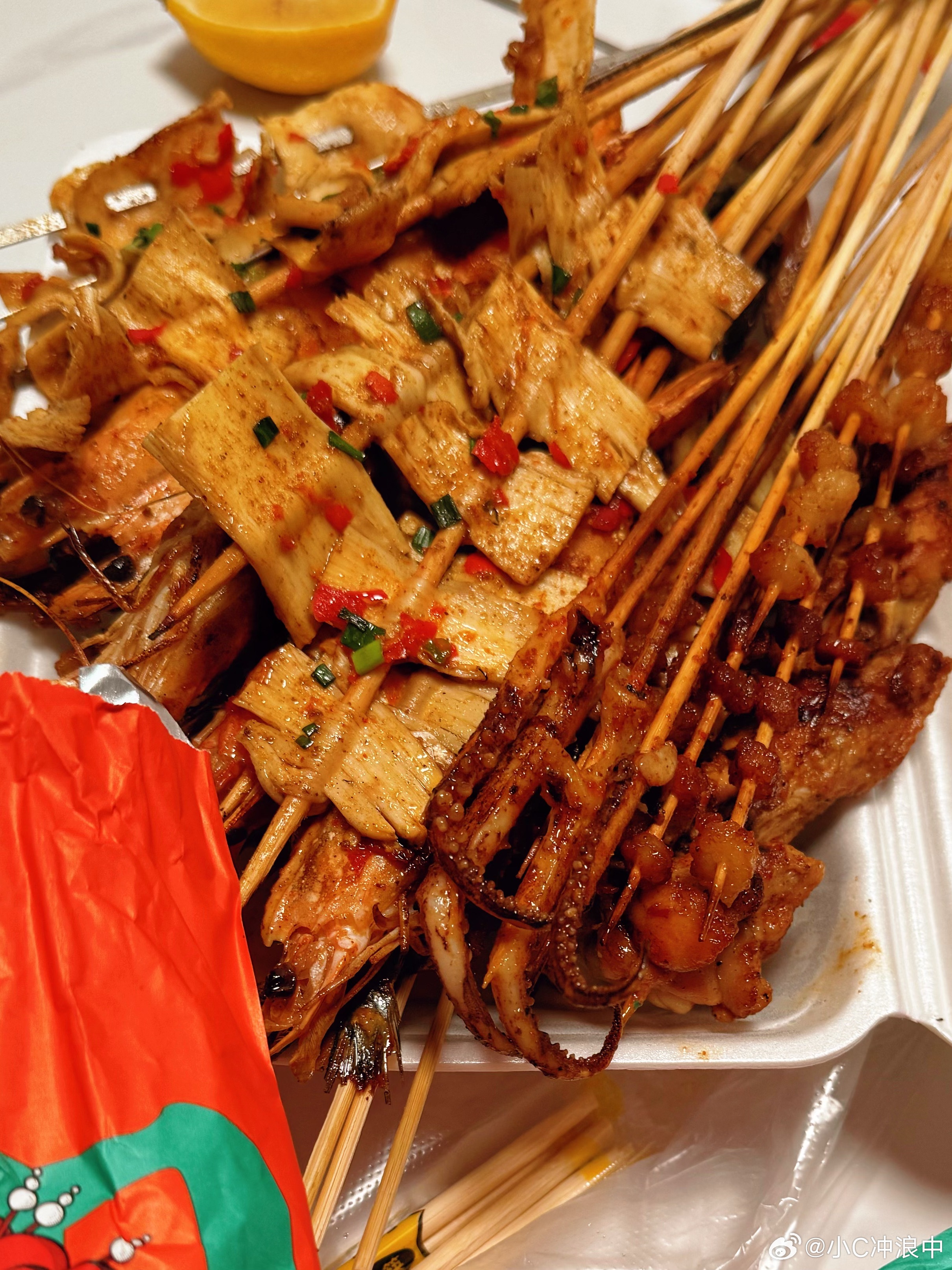 饿了😋宵夜吃起来烧烤➕小龙虾🦞（今天放过🐔🦆🦢）日常碎片 ﻿夜宵烧烤
