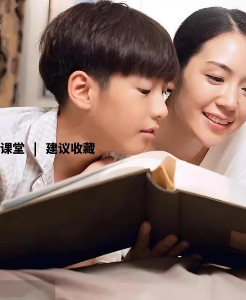 母亲为了陪读在学校旁租房5年，高考结束后儿子瞒着她，在校门口做了一个震撼全场的举