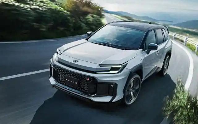 日本当地时间2月19日，丰田汽车公司宣布将于3月9日推出新款RAV4 PHEV（