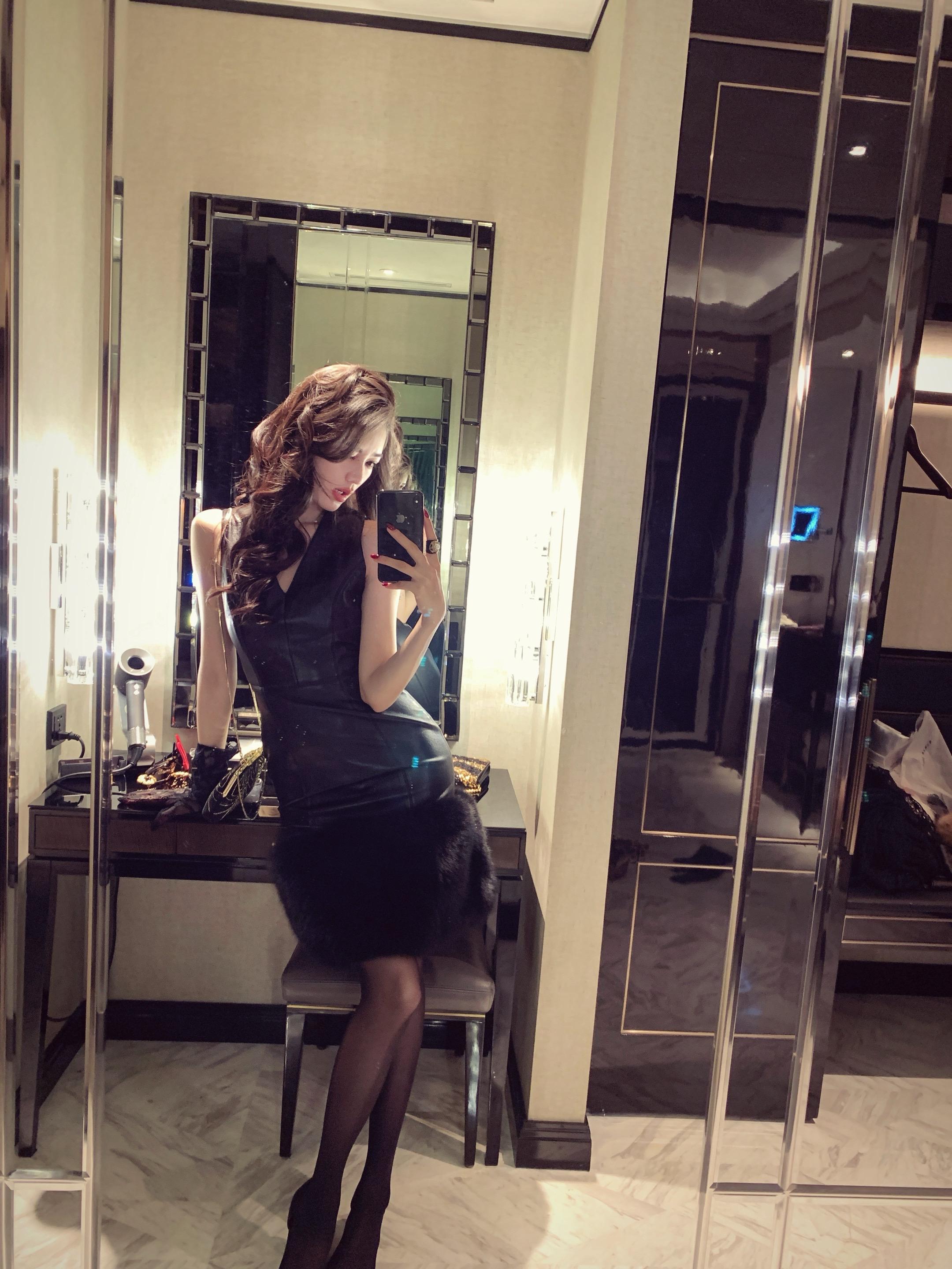 "请往前走 不要在此停留"