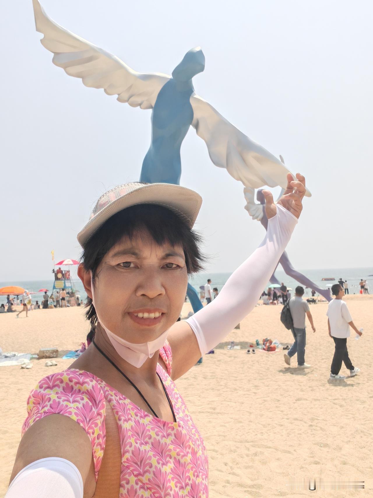 出去徒步什么的还是一个人好，跟人一起不合拍，意见不一致，影响心情。
    昨天