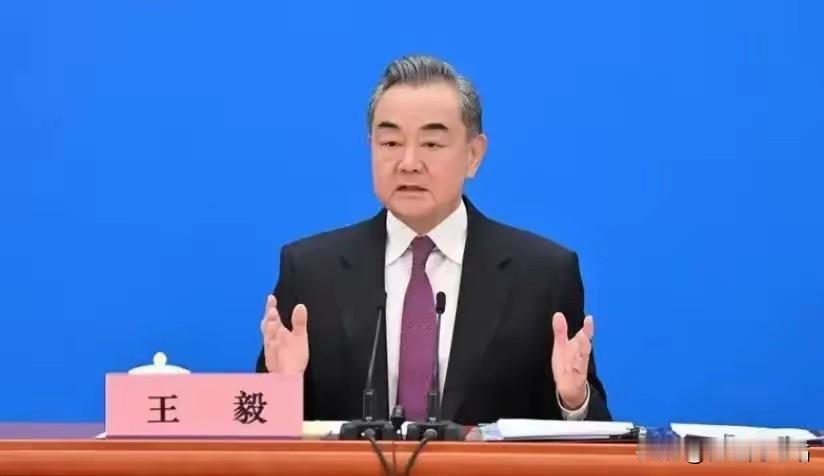 局势大反转！东盟公开力挺中国，澳方紧急改口，菲律宾彻底被孤立
 
近期仁爱礁对峙
