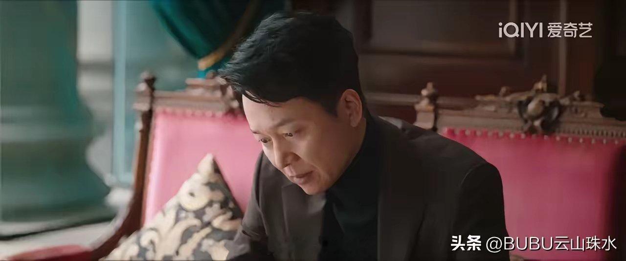 《蔷薇风暴》24集预告，何予珊帮周杭打探到了重要信息，彭大海出现在澳门赌场，和他