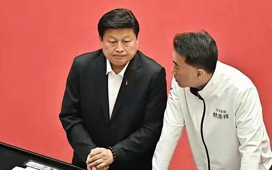 5月27日下午，台立法院迎来新一轮军购特别条例协商。由韩国瑜出面，召集蓝、绿、白