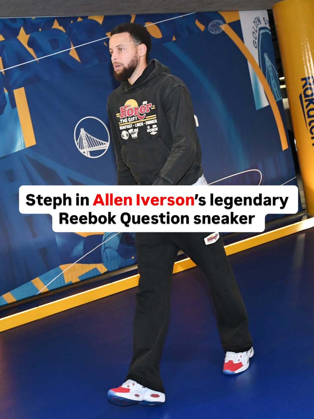 没啥意外 库里在入场前穿了艾弗森的鞋Reebok Question MidCur