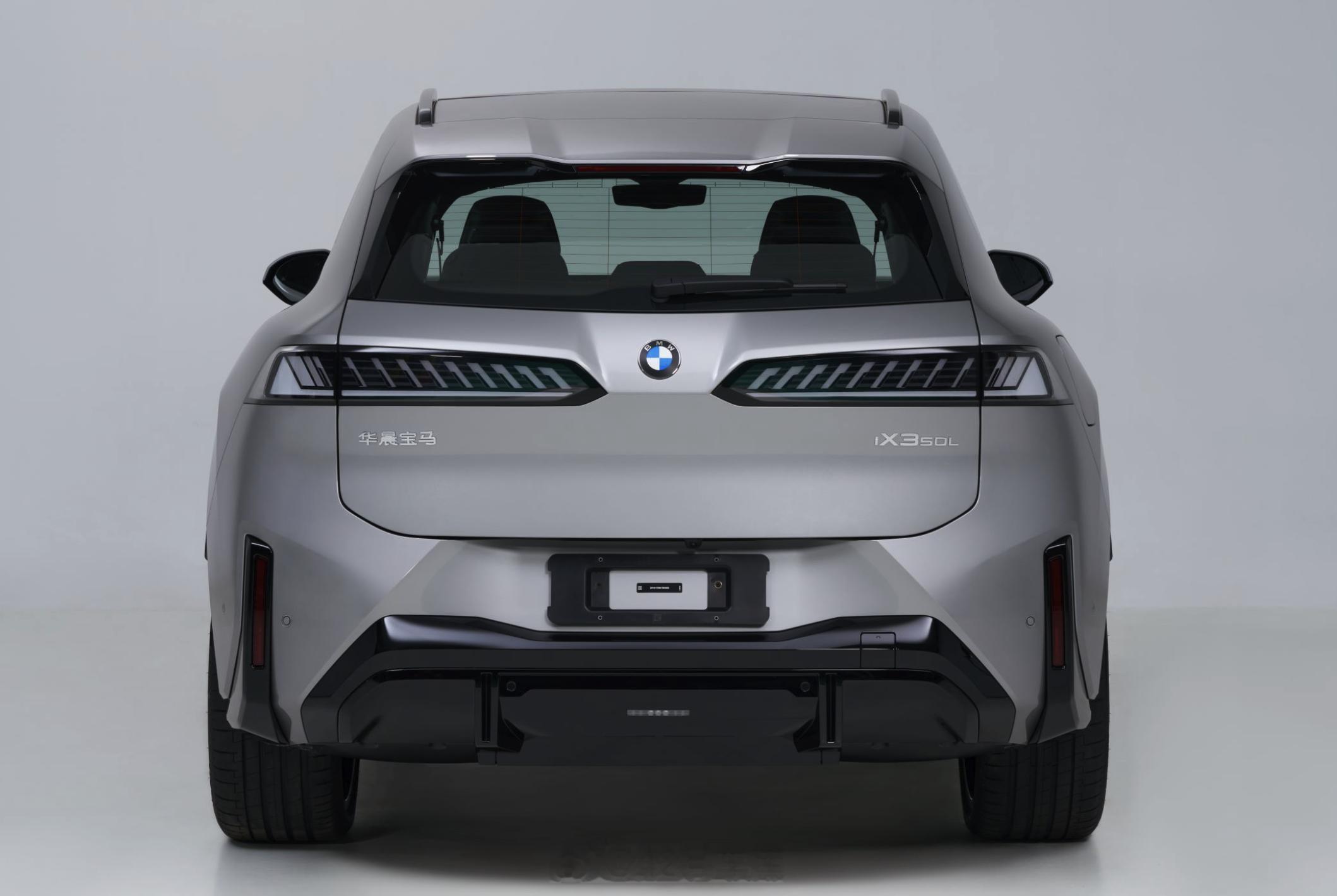 国产 iX3 加长来了，长：4885 宽：1895 高：1635，轴距 3005