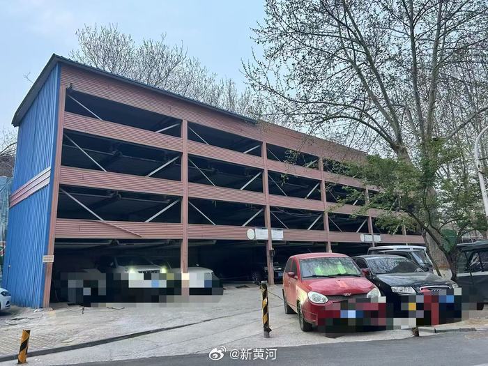 【#济南多处立体车库被吐槽停取难# 新能源车更是“停不进”，记者实探：限高限重规