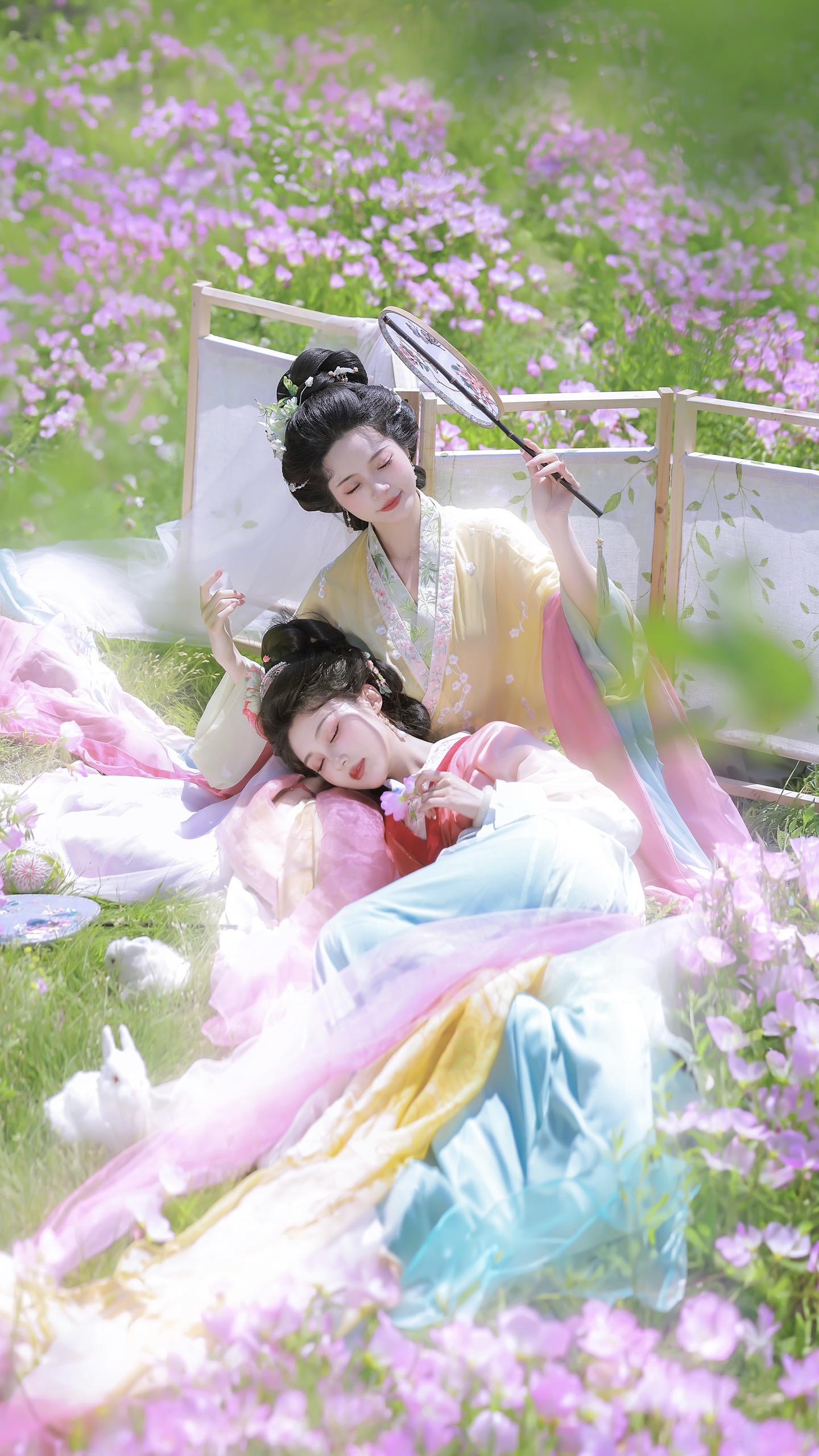 花外姊妹相呼👭。🧚‍♀️：    💄