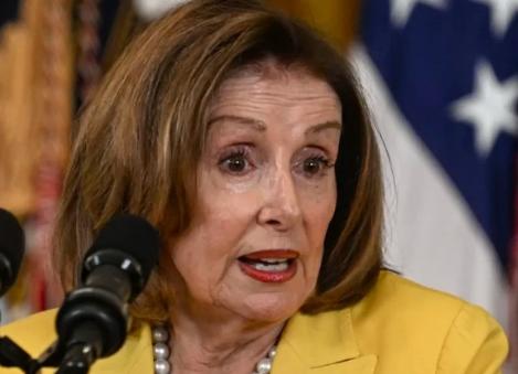 佩洛西将是美国甚至全世界的罪人！
如果不是她逼迫拜登退选，今天的美国和世界也许全