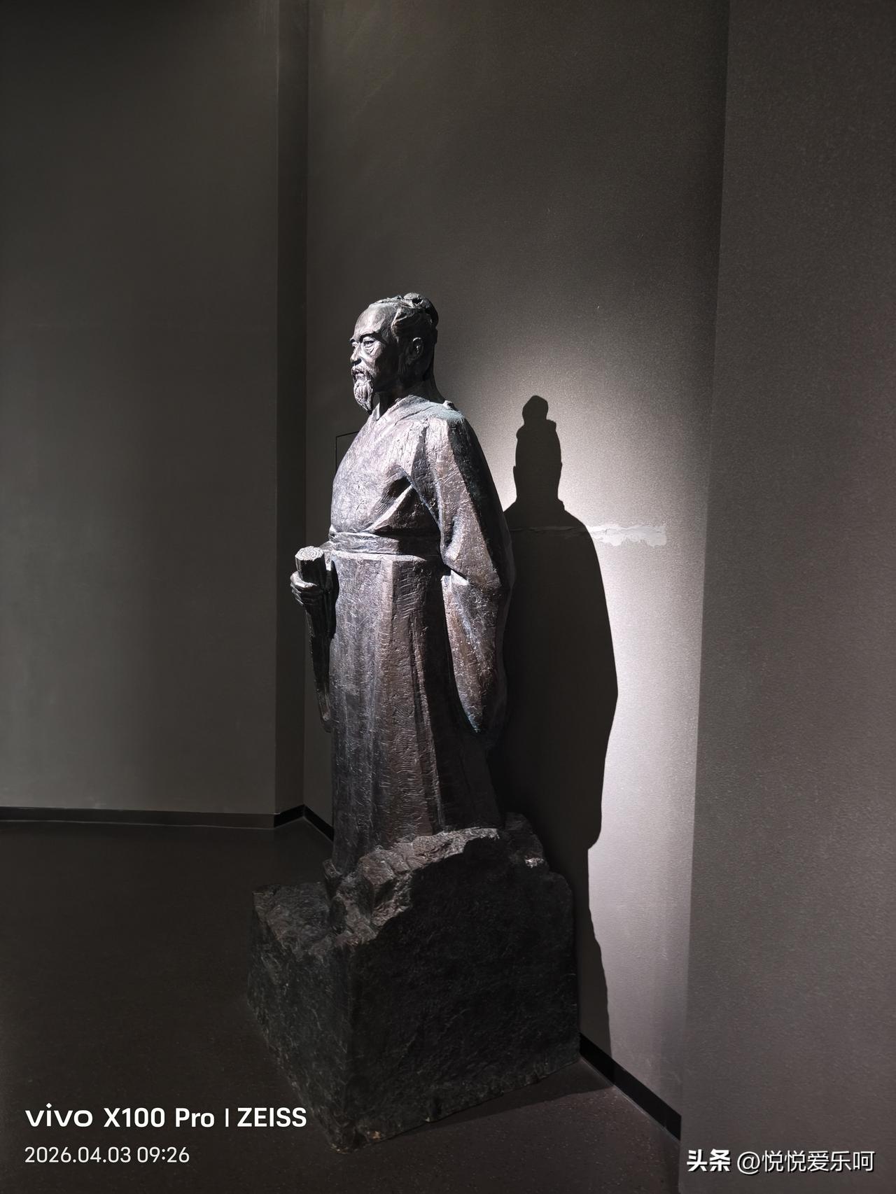 荀子竟然是我们山西临汾安泽县人。著名的思想家、政治家李斯、韩非子都是他的学生。