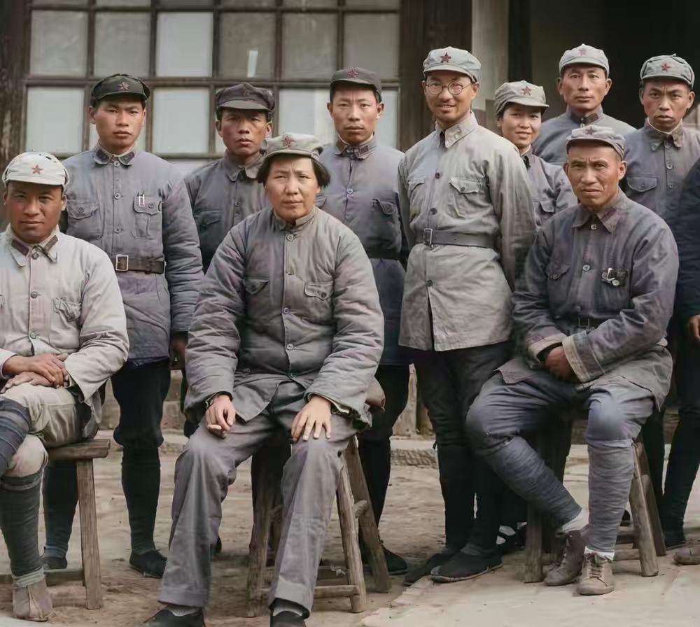 一代人吃苦奠基后世享福！看懂那段艰苦岁月，才懂中国无惧封锁的底气
 
很多人片面