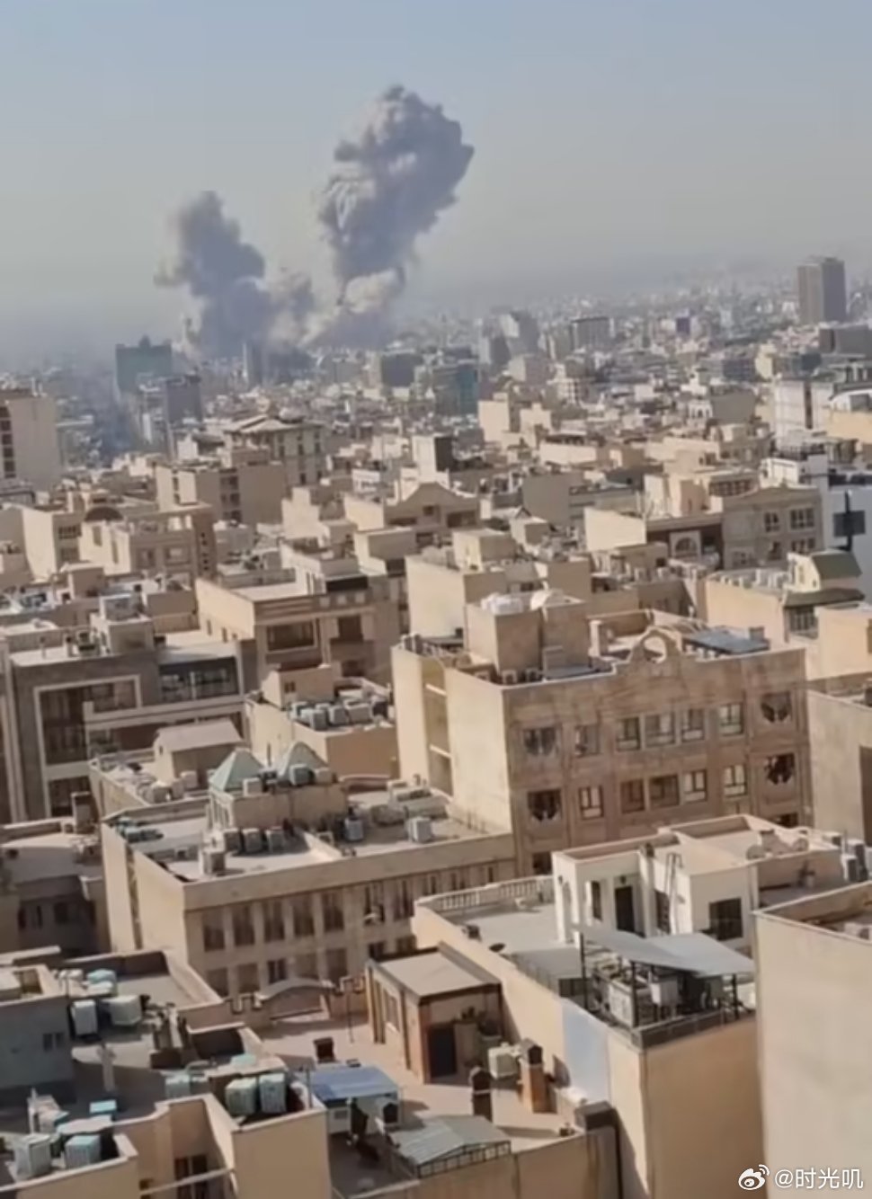 以色列宣布袭击伊朗2月28日，德黑兰爆炸现场腾起巨大“蘑菇云”，以色列称此举为“