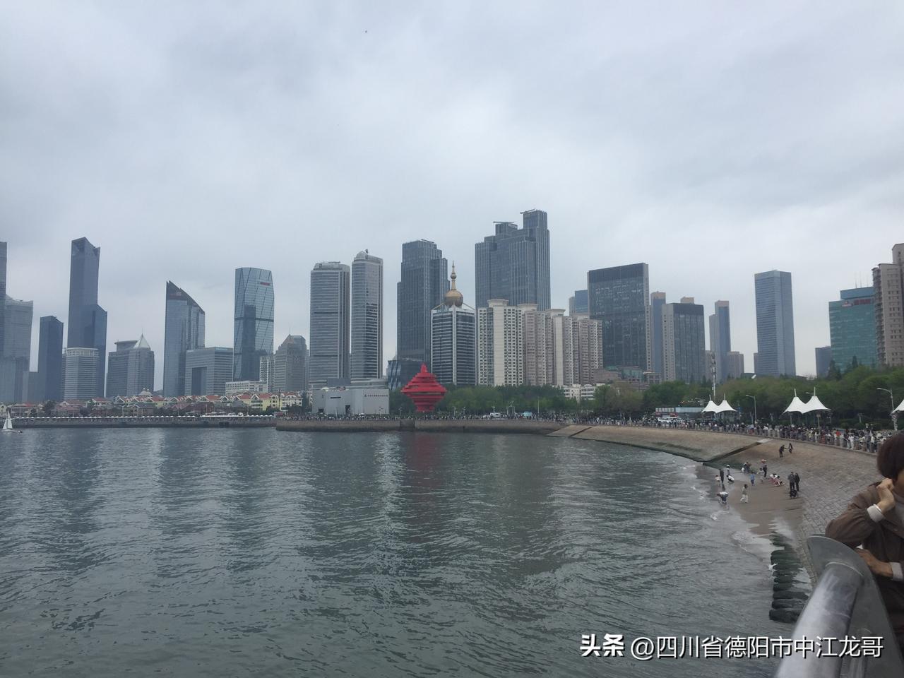 山东省青岛市-五四广场：五四广场位于山东省青岛市市南区东海西路，北依青岛市人民政