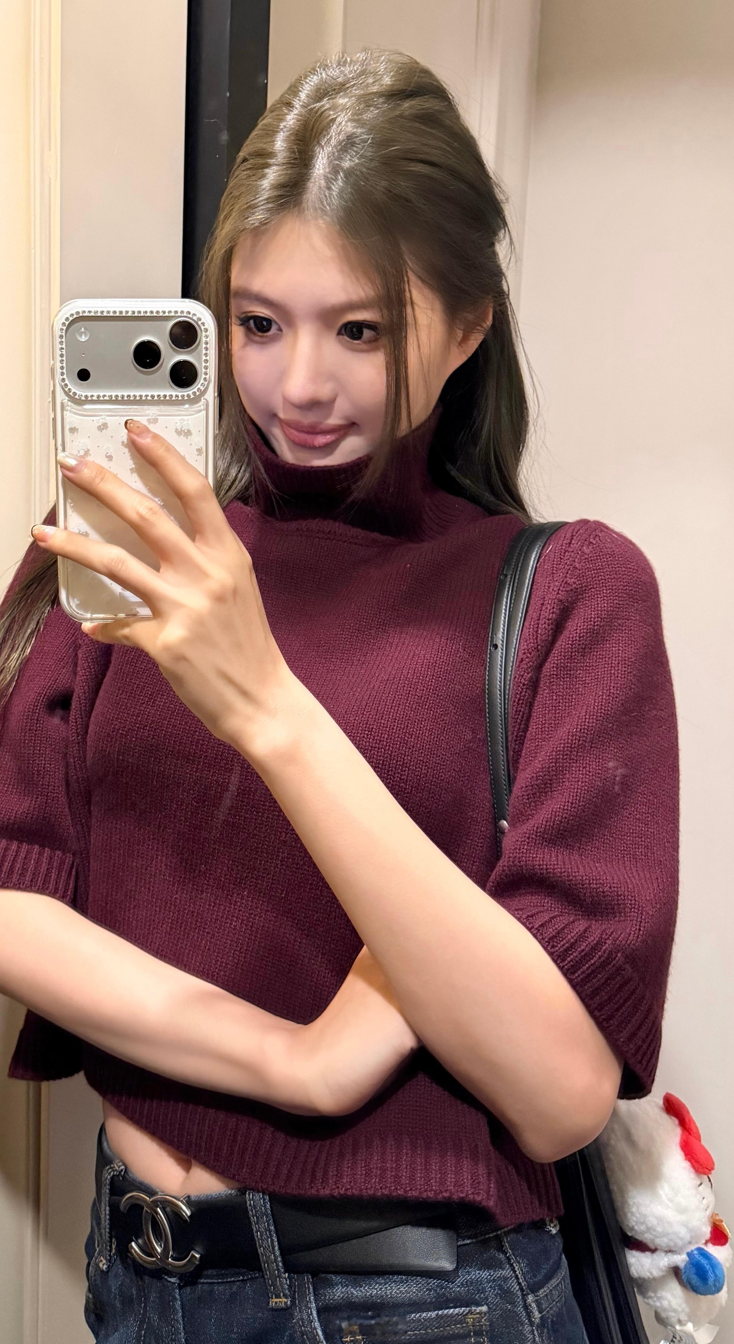 银色iPhone 17 Pro Max还挺好看的！ 