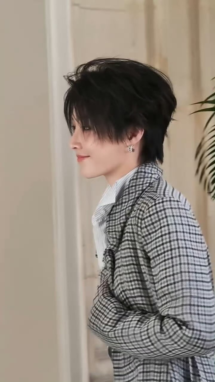 刘雨昕你好帅啊😭刘雨昕巴黎高定时装周