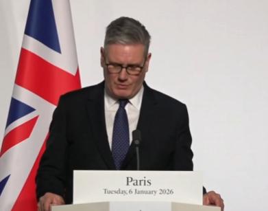 【英国和法国已同意在乌克兰达成停火协议后，在乌克兰境内修建军事基地。】 法国总统