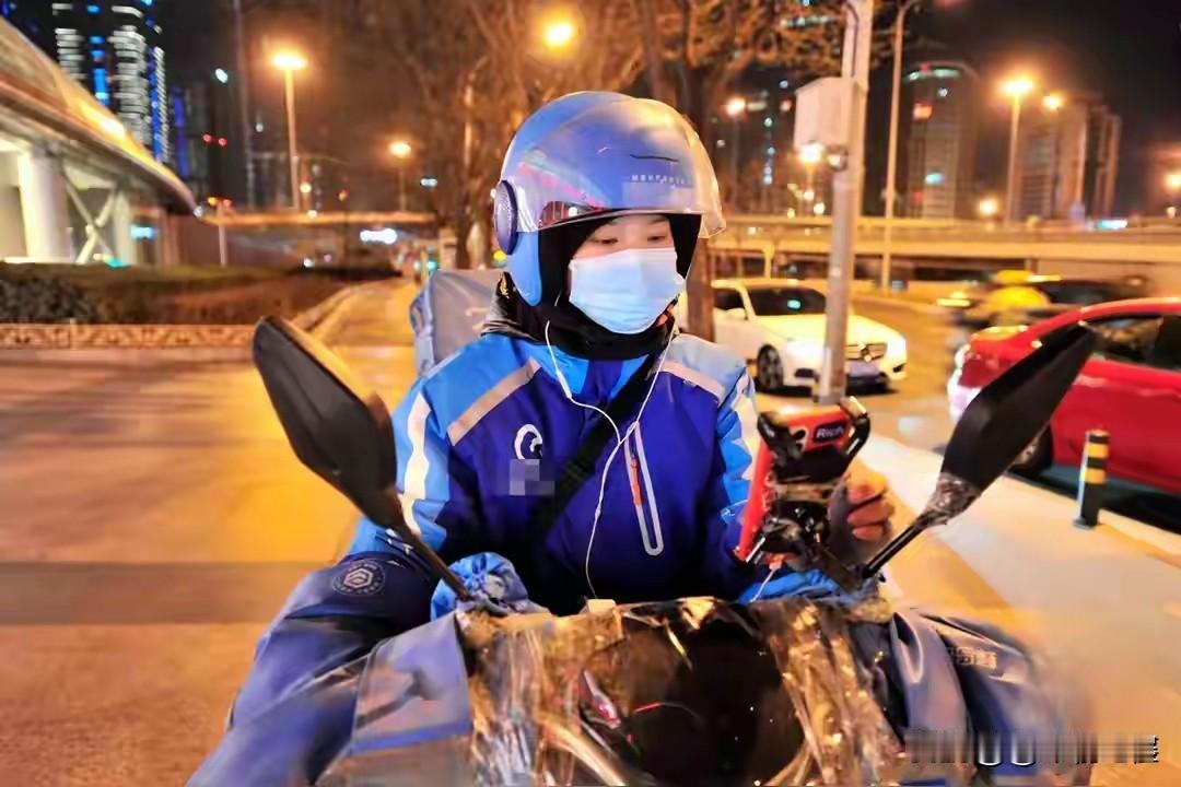 老婆在网购电驴安全帽时，一次下单买了3顶电驴安全帽，花了差不多200元，还说很值