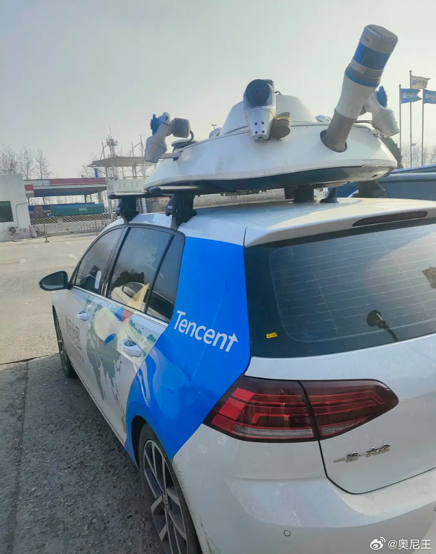 路遇腾讯地图车！ 