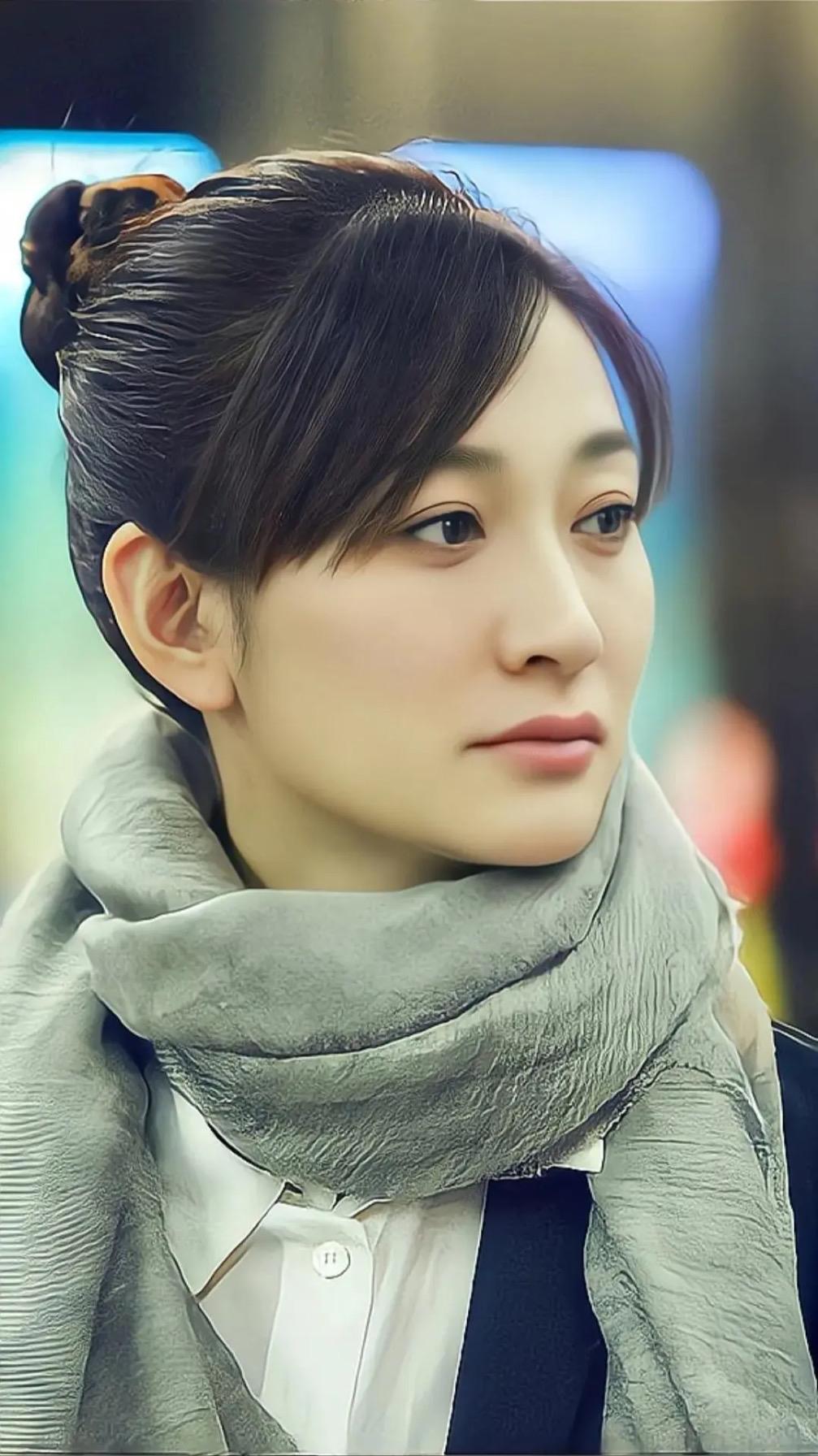 这两天网络上疯传李小冉已和徐佳宁离婚，一直也没辟谣，大概率是真的。

其实人到中