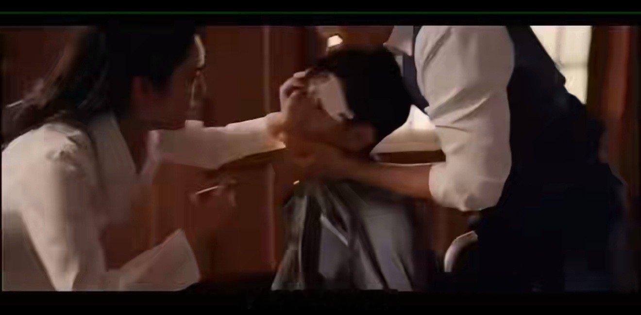 张一山新剧到底几天没睡觉 红血丝演技太绝了！丁一为潜伏硬扛药效，脚踩图钉保持清醒