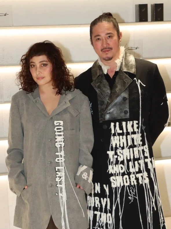 陈子聪病愈爱吃朱古力重了20斤！还需赴美做两场手术 	 何超仪与老公陈...