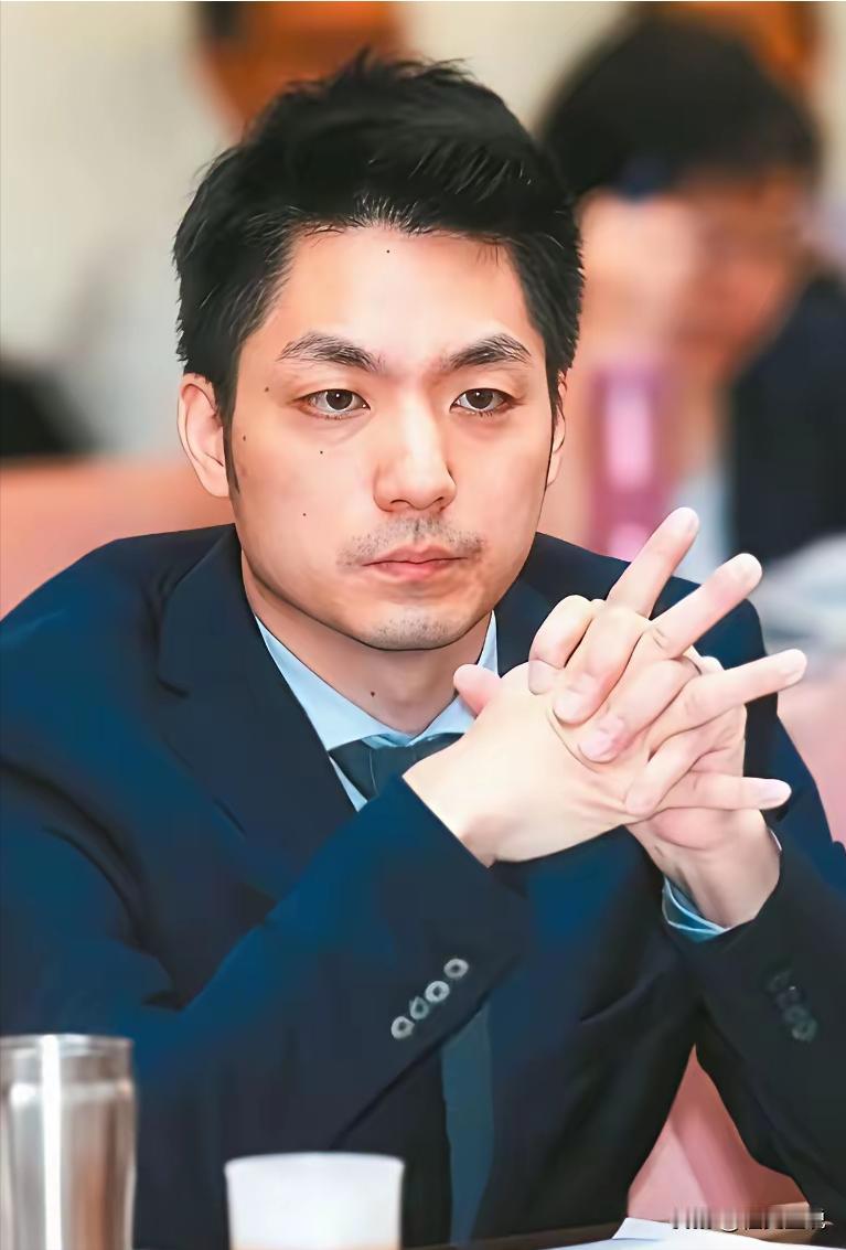 最近蒋家那个后人，又喊话想把两口棺椁迁回大陆，奉化那边连地都有人提过选好了。
 