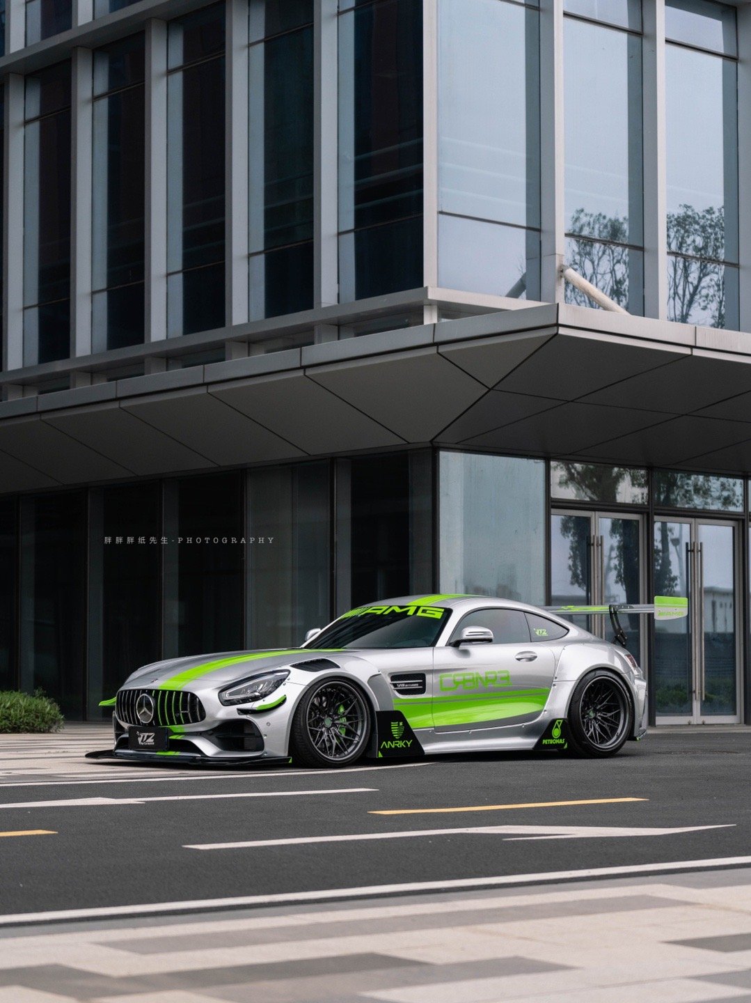 Mercedes-AMG GT CRBNRE GT3仕样一次满足你对街道赛车的所
