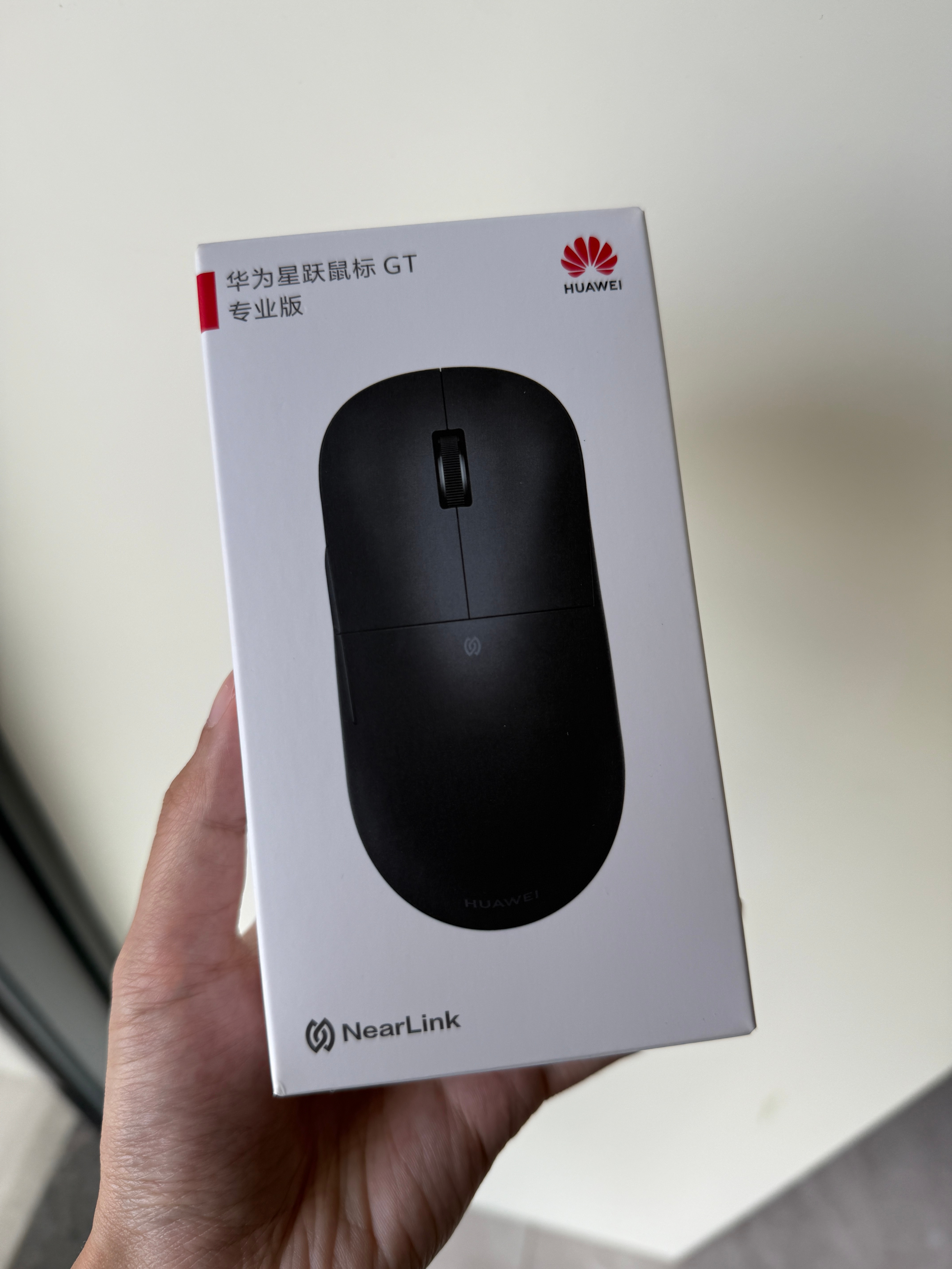 又翻出一个华为鼠标，评论区抽个老铁送了。 ​​​
