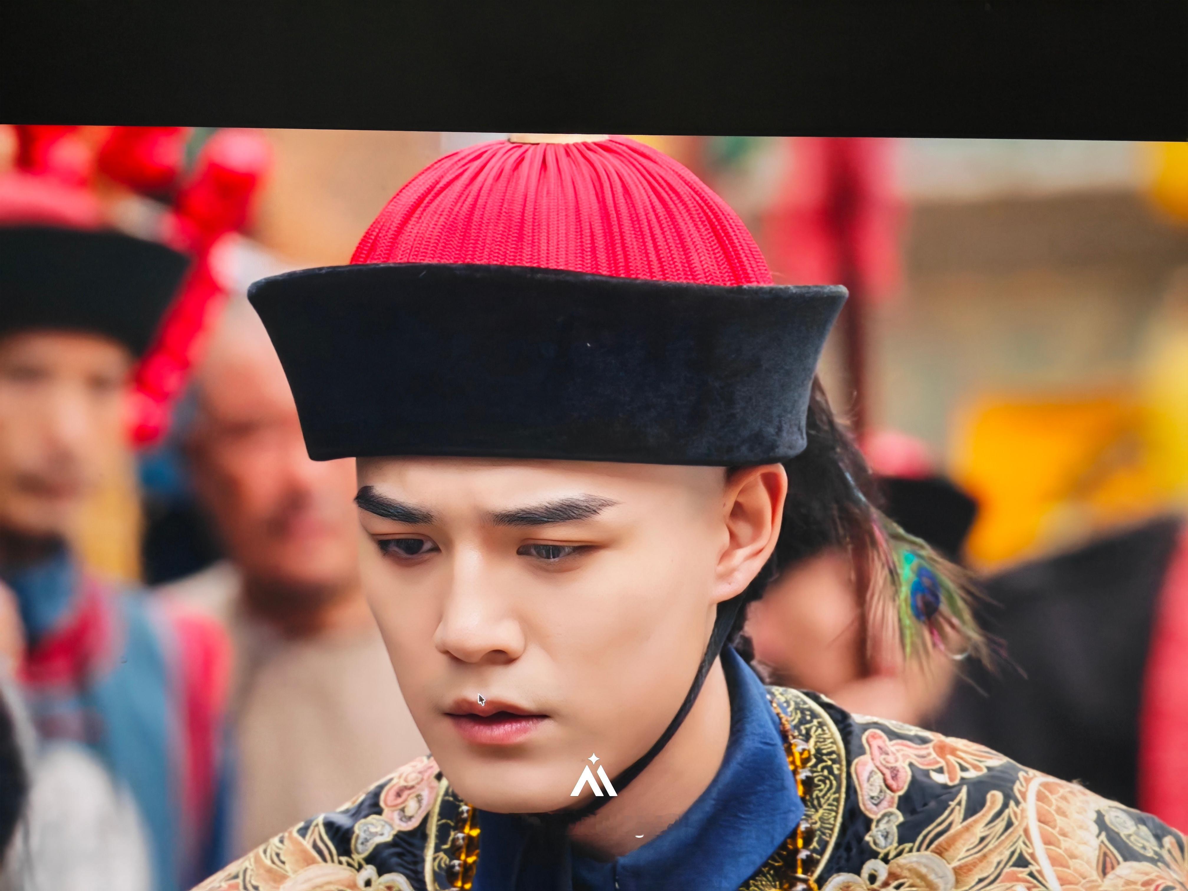 B站有个《还珠》，真的6还珠格格的剧本改编，短剧穿书，系统，任务，这看着等于re