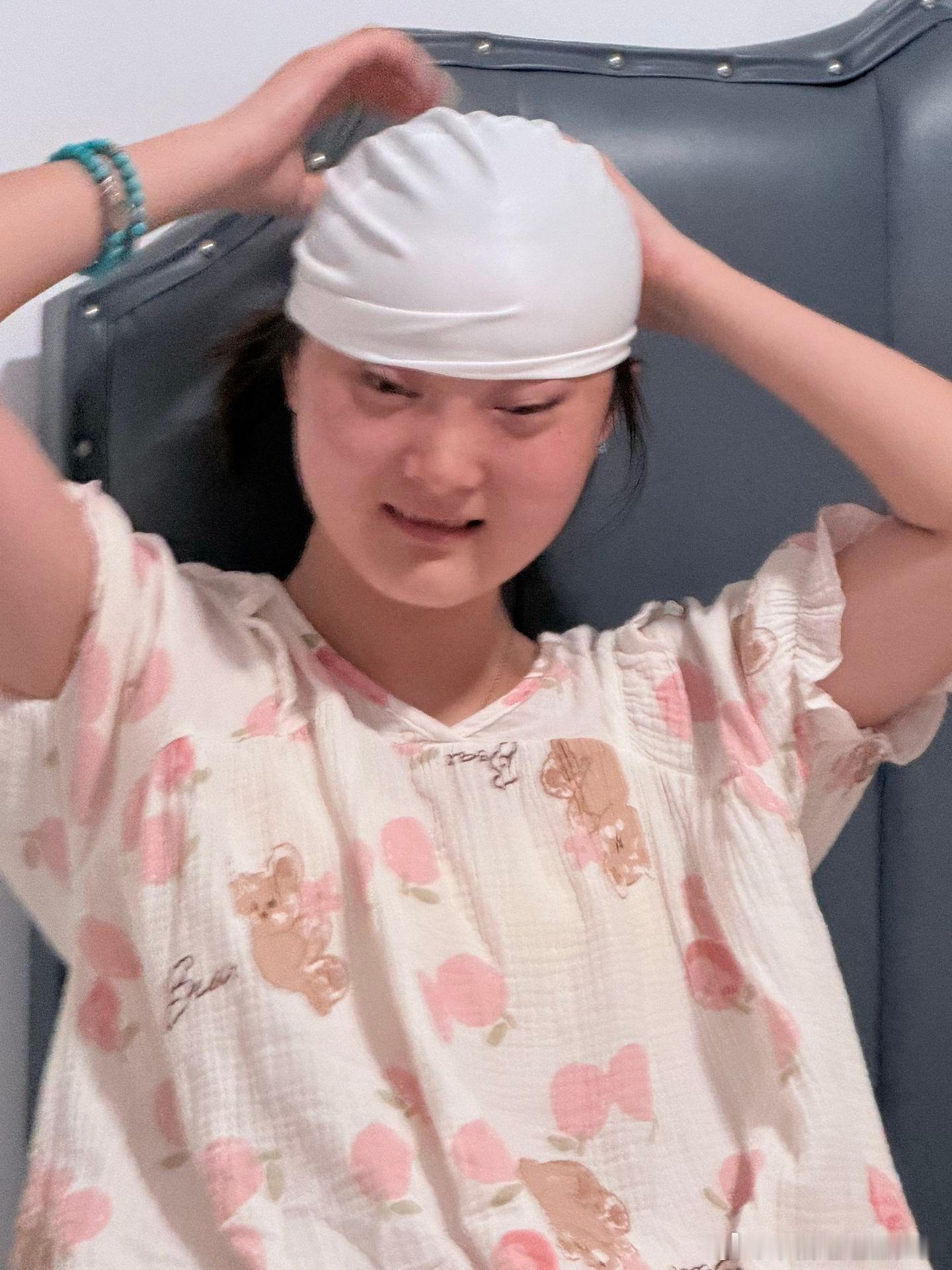 现在的泳帽有多抽象夏天的泳池里挤满了显眼包 