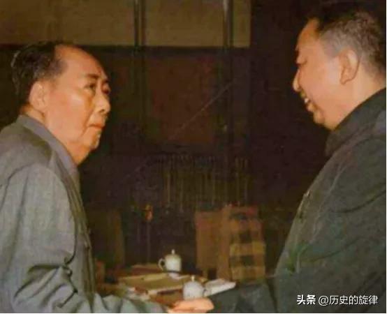 1976年毛主席逝世，华国锋赶到中南海下达一命令，至今让国人感念
 
1976年