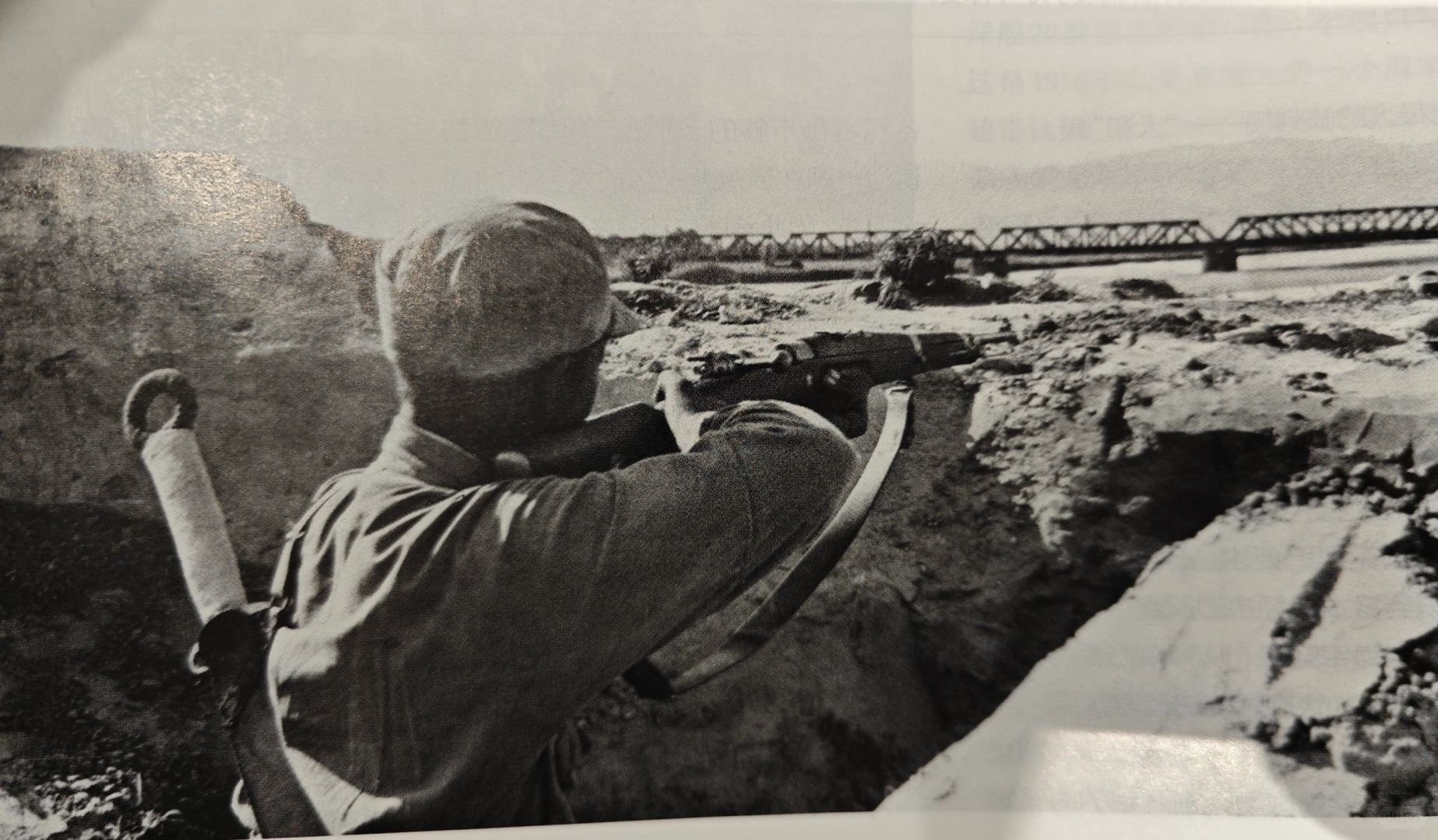 1937年7月北平的中国士兵正在防守卢沟桥