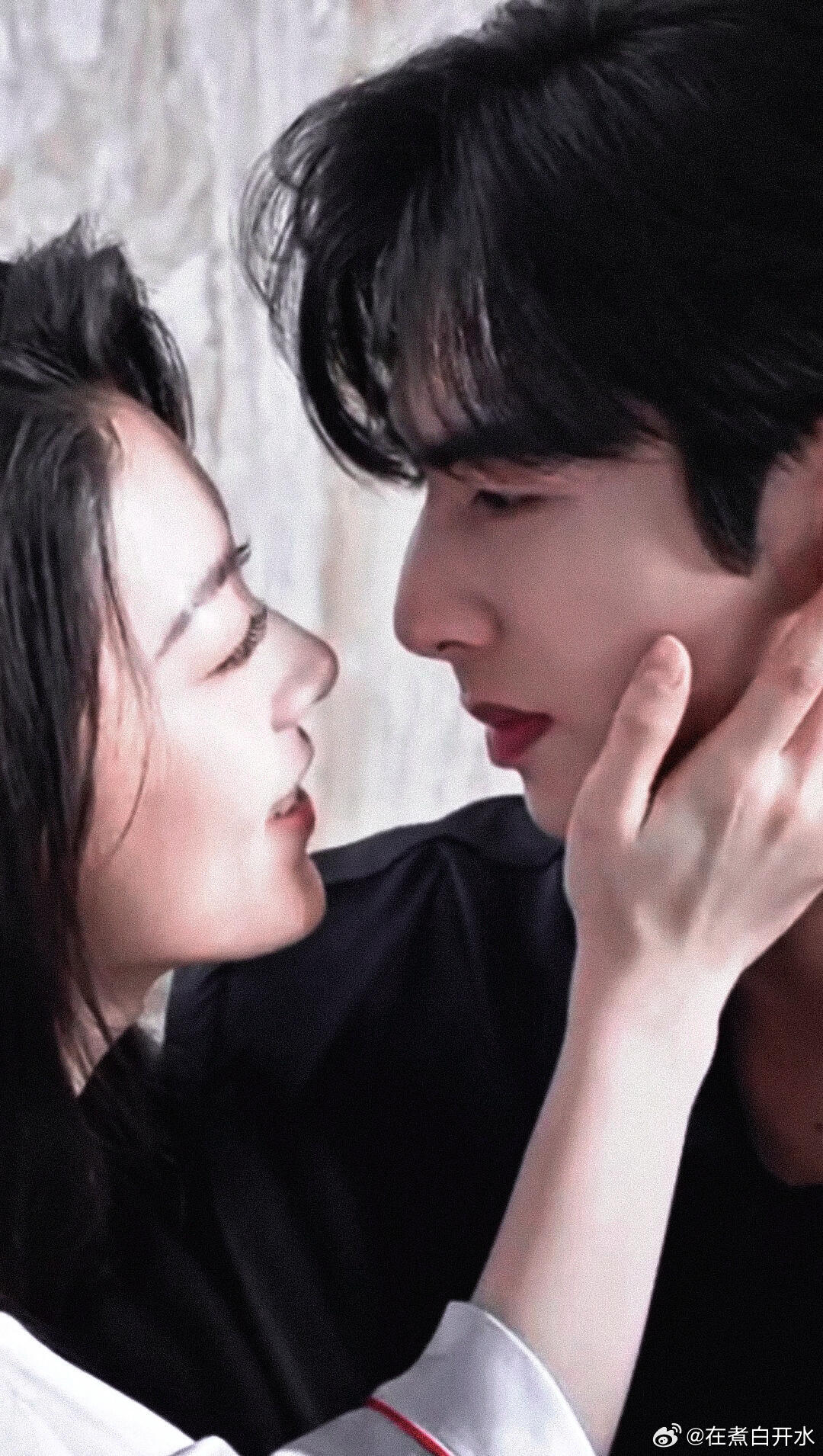 心理委员我可真的太得劲儿了🐉亲的不是人中，是在反复嘬她的唇珠宋威龙 | 赵今麦