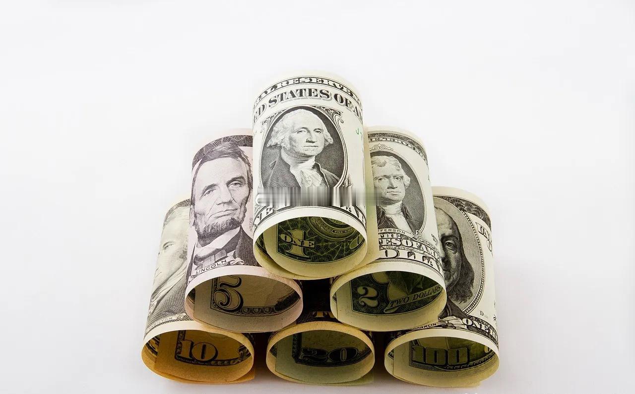 问：美国经济靠什么拉动？答：靠借钱。 截止到本周四，美国政府债务总额触达36.2