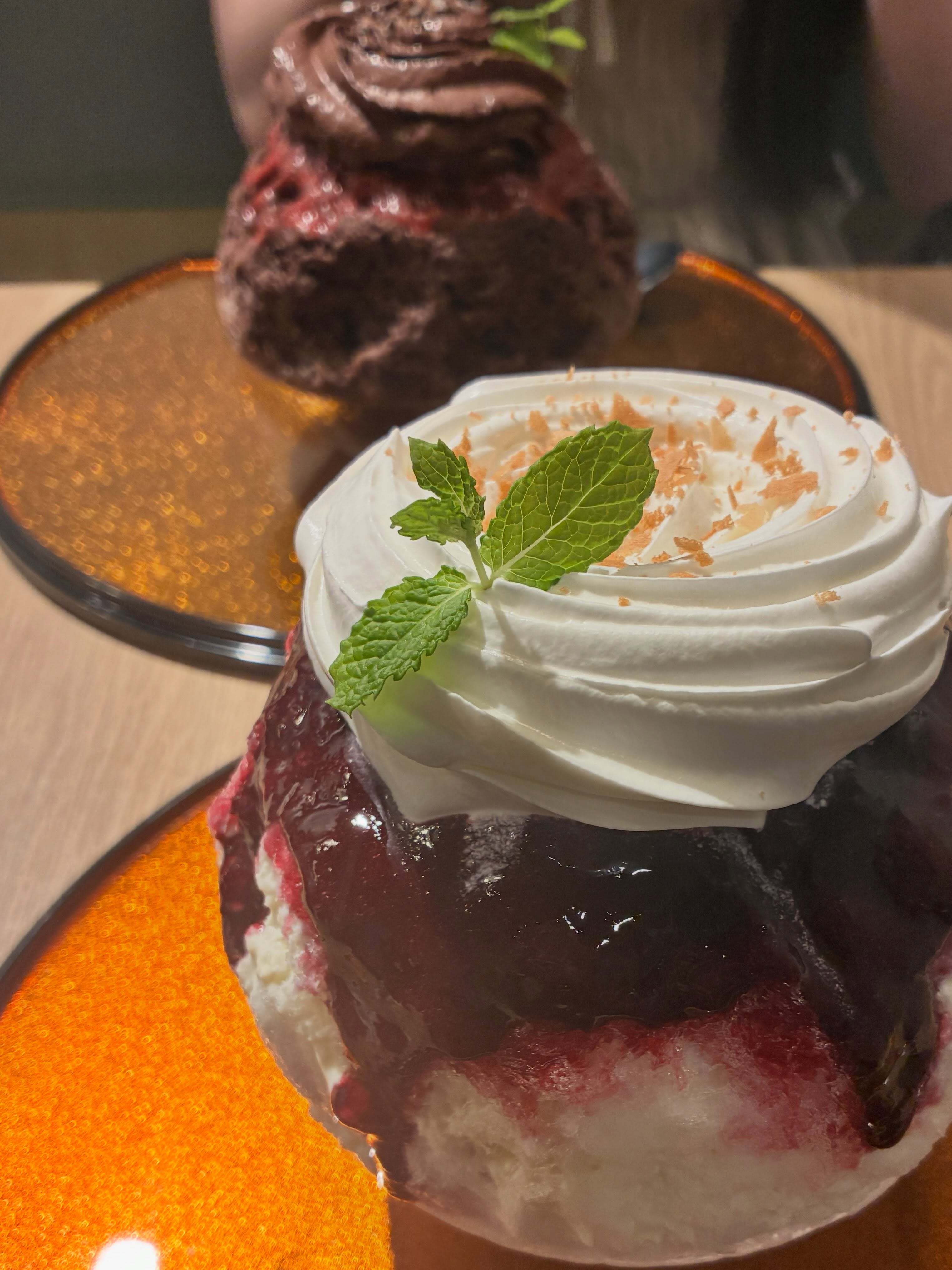 遠藤理子「かき氷いけた！🍧最近暑すぎるね〜。ゆうカメ📸」りーぐらむ