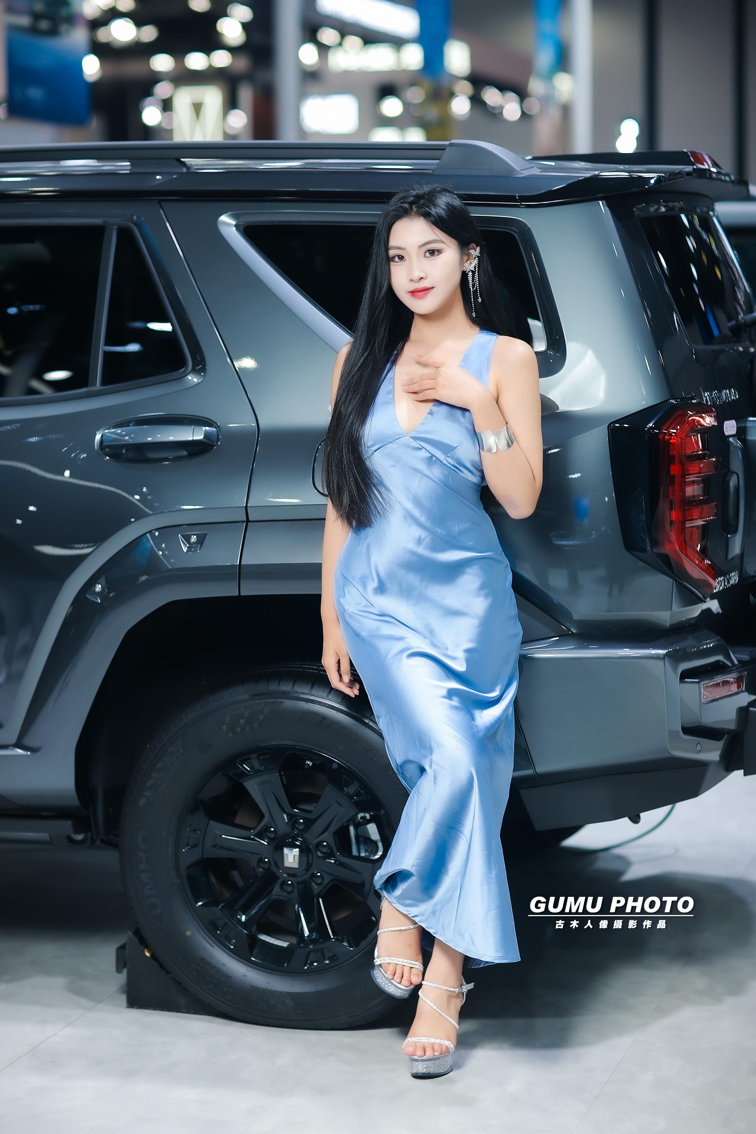 2025贵阳汽车文化节长城汽车展台模特小姐姐。2025贵阳汽车文化节第十五届贵阳