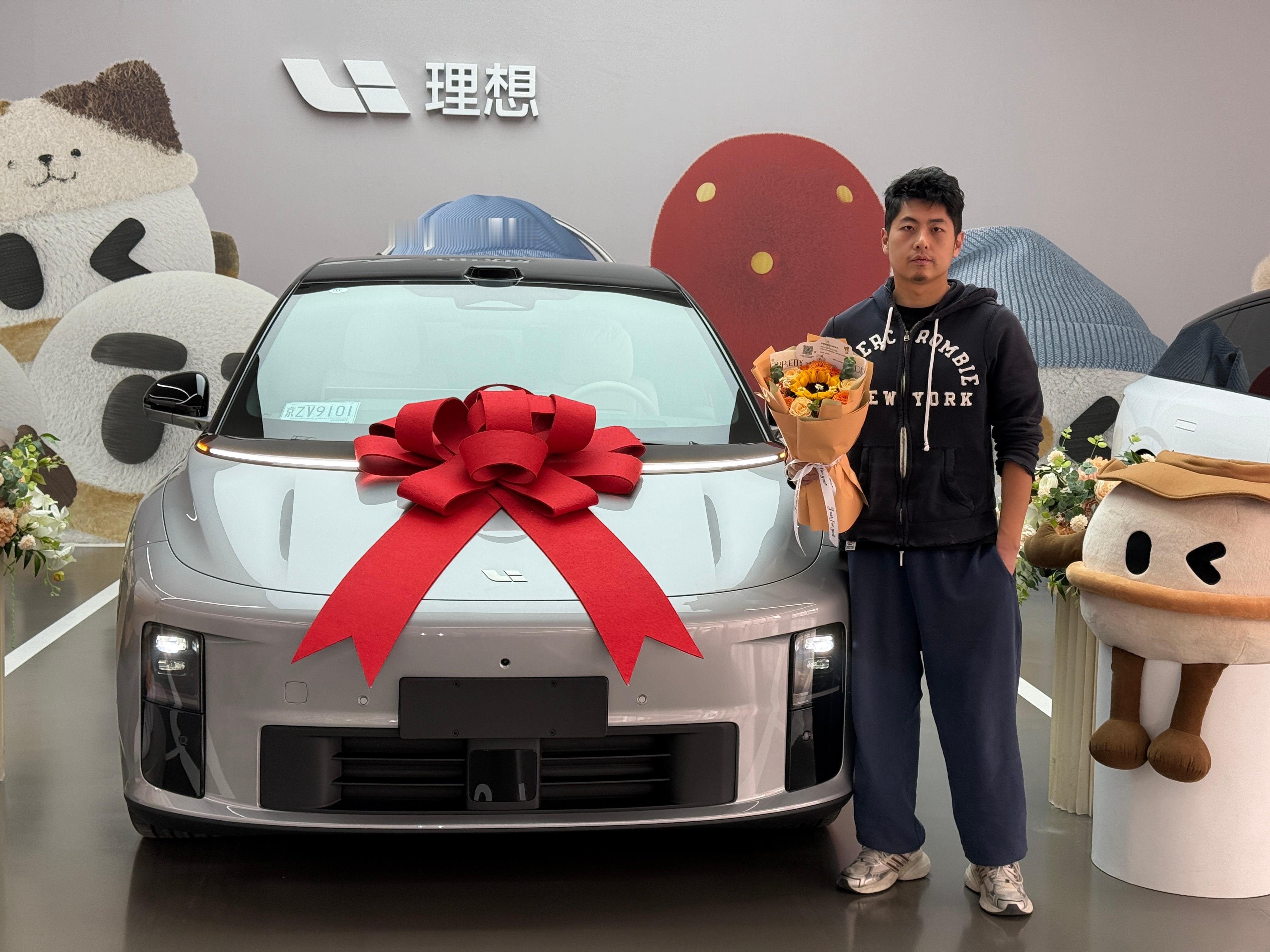 给自己买了理想，给闺女买了小米，就差给媳妇买个华为了，哈哈哈哈哈