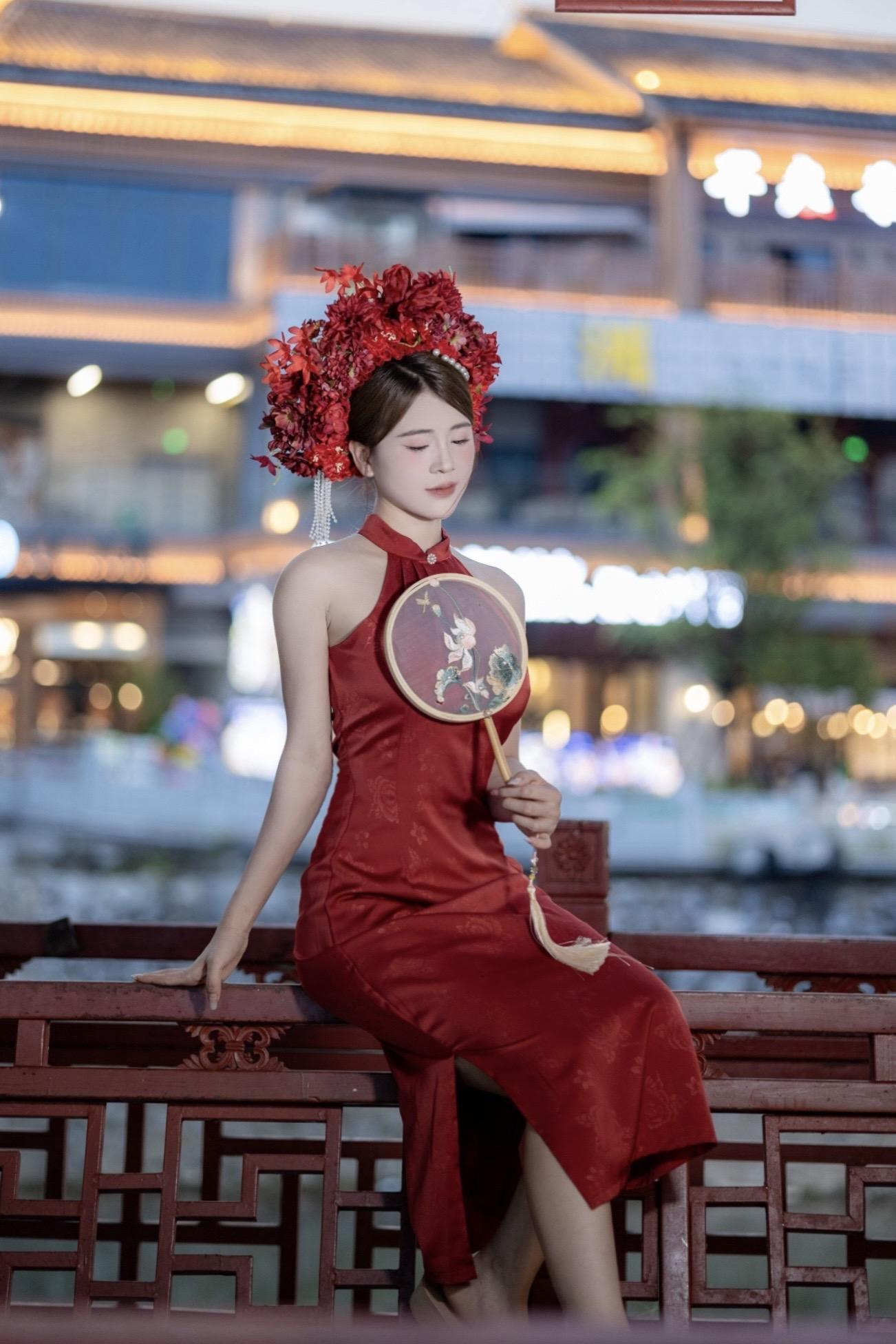 人生没有完美的幸福 但有知足的快乐。