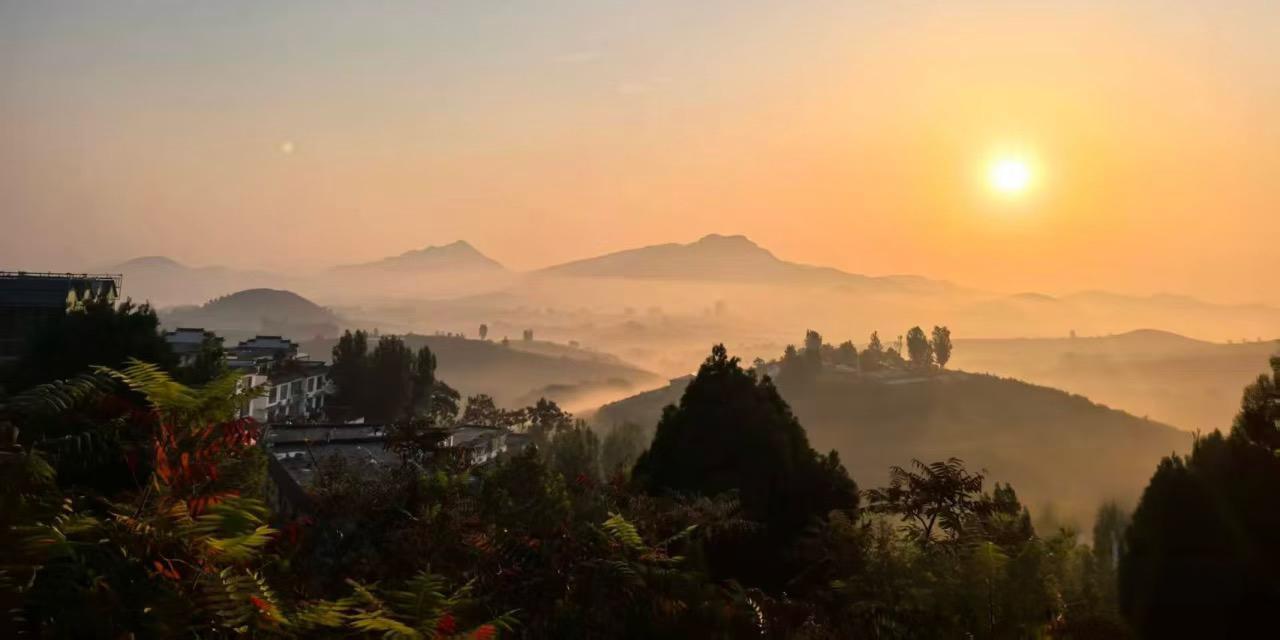 以为老祖宗写诗是想象结果是写实从前只当诗词是文人浪漫遐想，踏遍山河才恍然醒悟，千