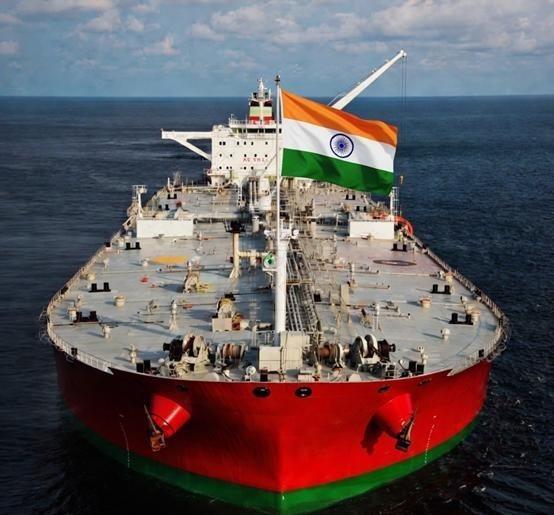 伊朗军队在霍尔木兹海峡 向 印度 油轮开火，不怪伊朗，责任在印度一方！伊朗早就公