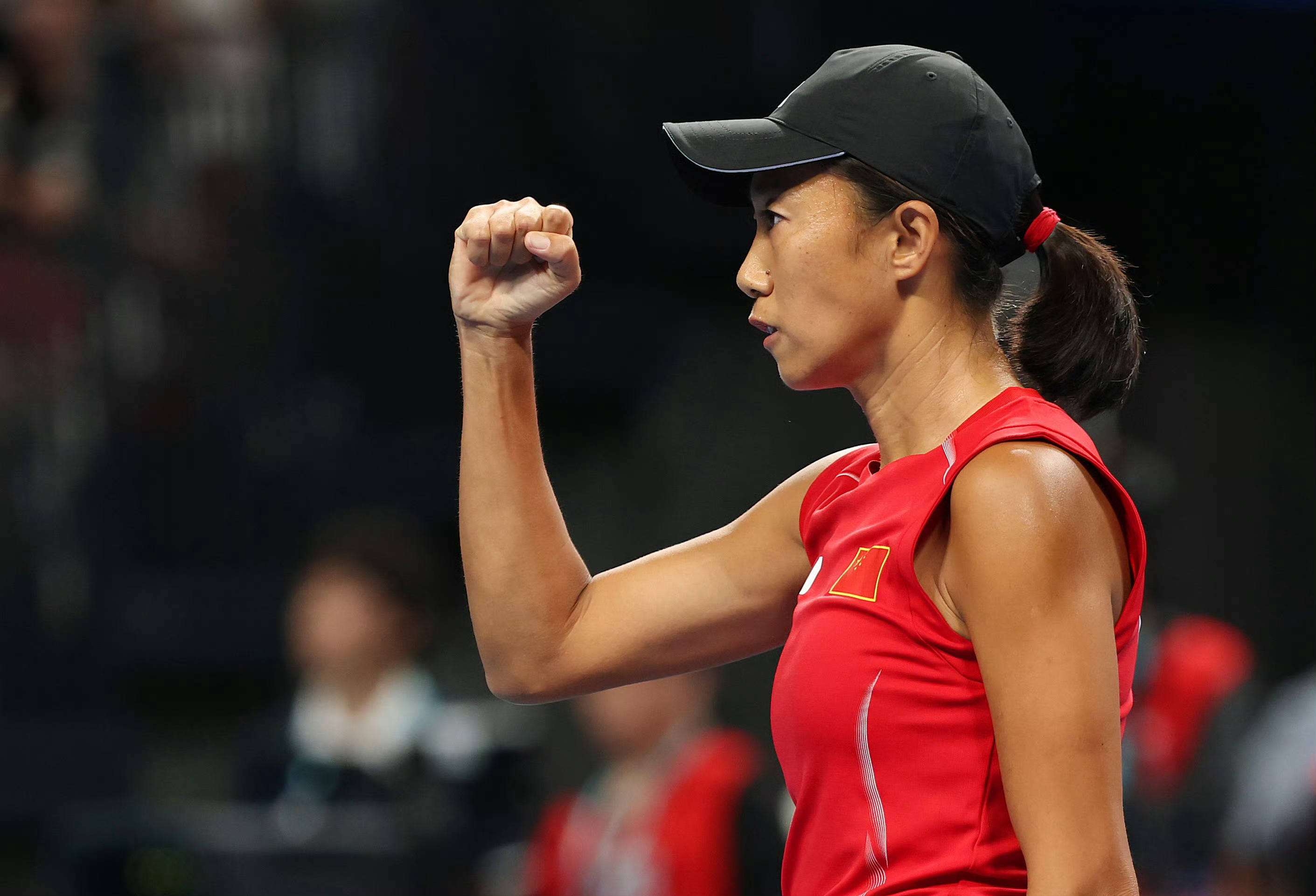 张帅重返亚运会决赛张帅2比0普丁塞娃 2026年亚运会网球项目女单半决赛，中国金