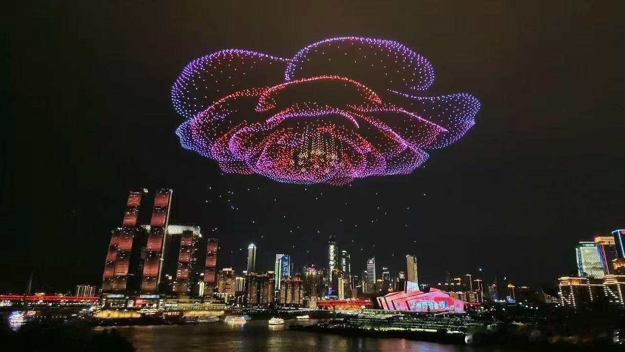 致敬劳动，百业长安中国长安汽车祝大家劳动节快乐新韵重庆长安同行科技长安智慧伙伴 
