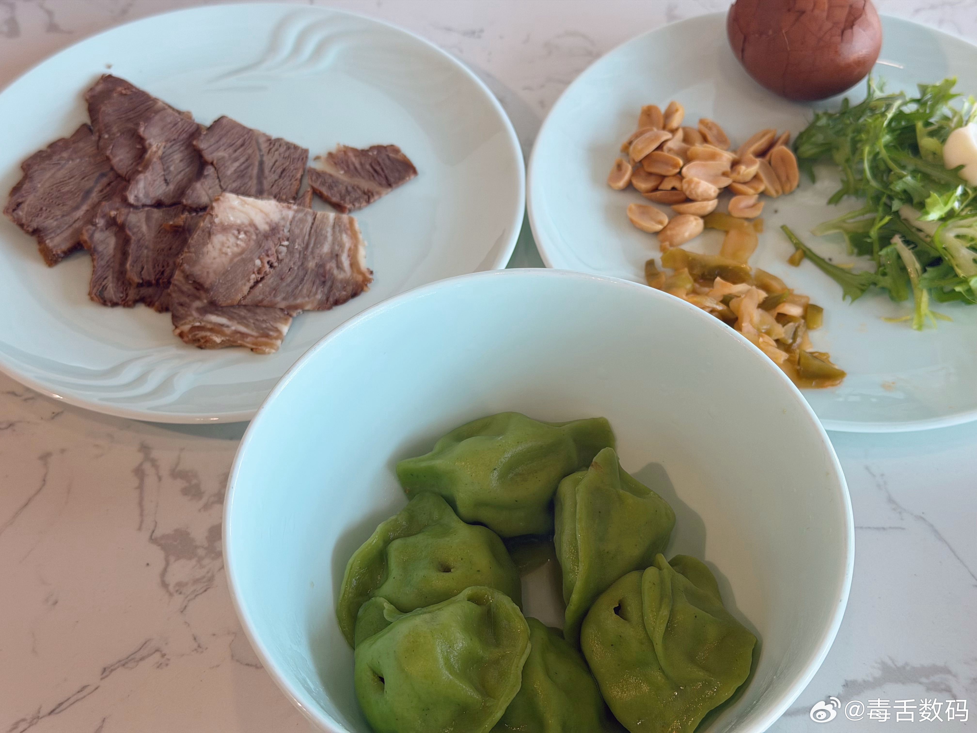 早啊，我已经到机场啦，青岛机场这早餐还可以吗？