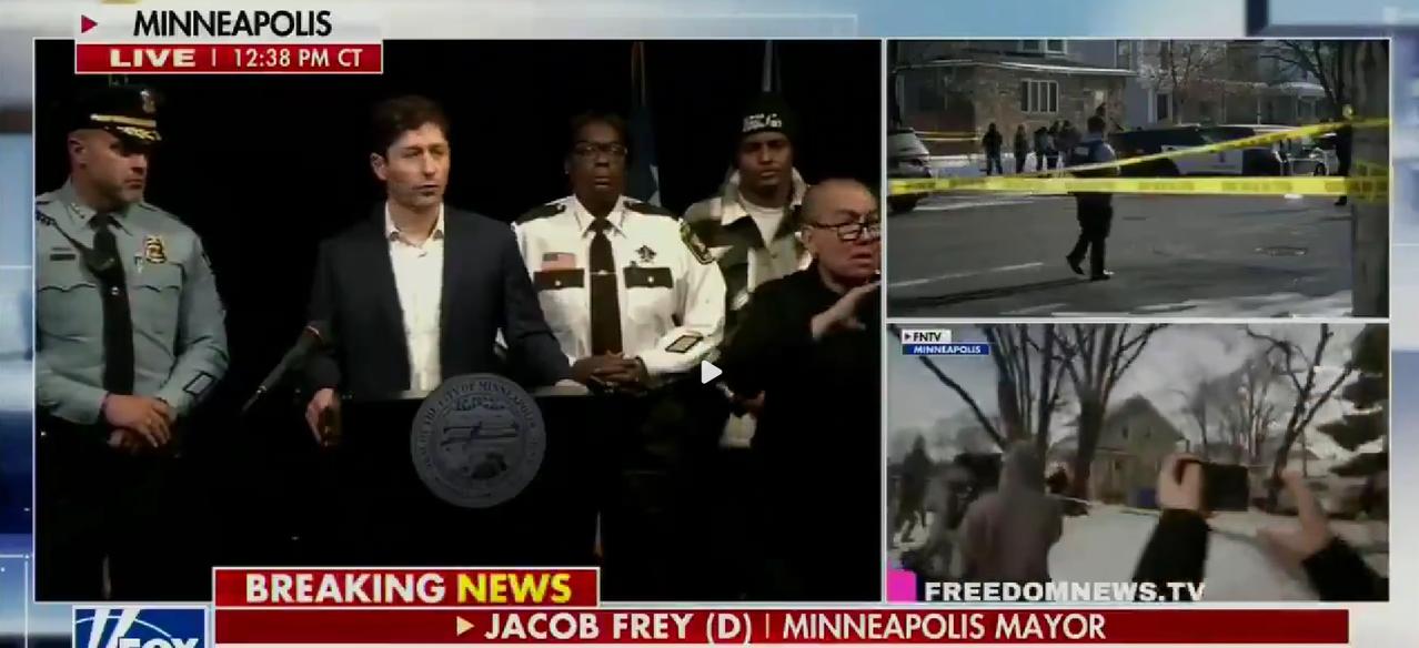 美国联邦政府执法机构，在街头光天化日之下枪杀一名美国白人女性的事件，引发了美国明