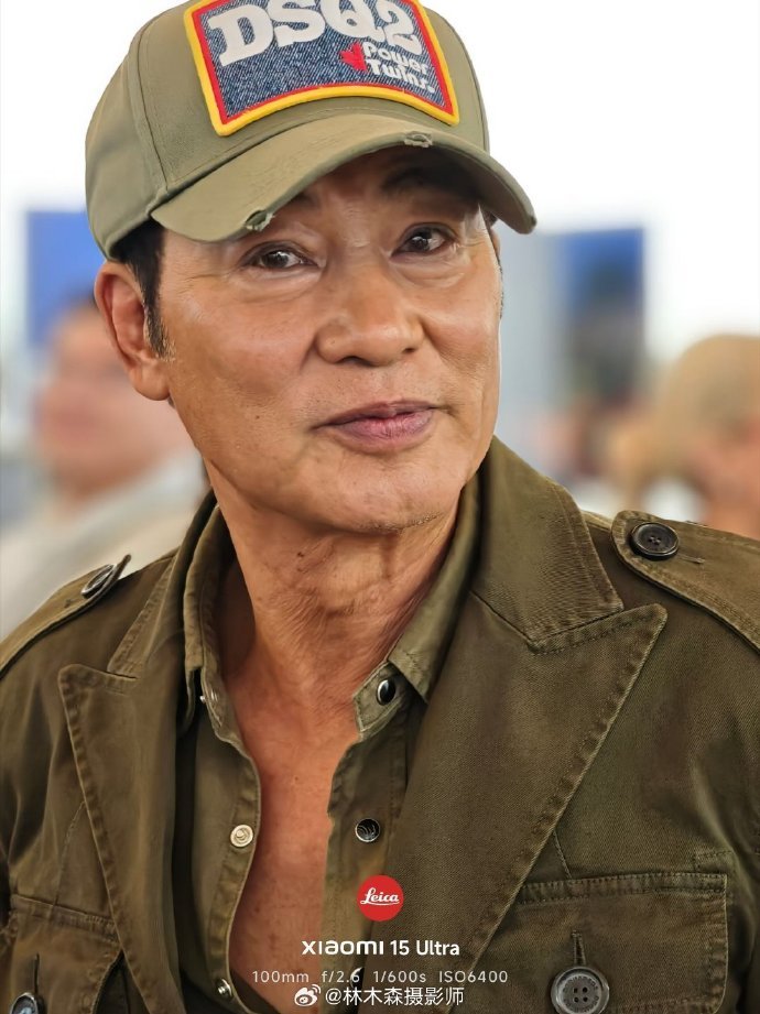 71岁任达华镜头感十足任达华71岁的状态还这么好 宣传新片镜头感满分，岁月对他太