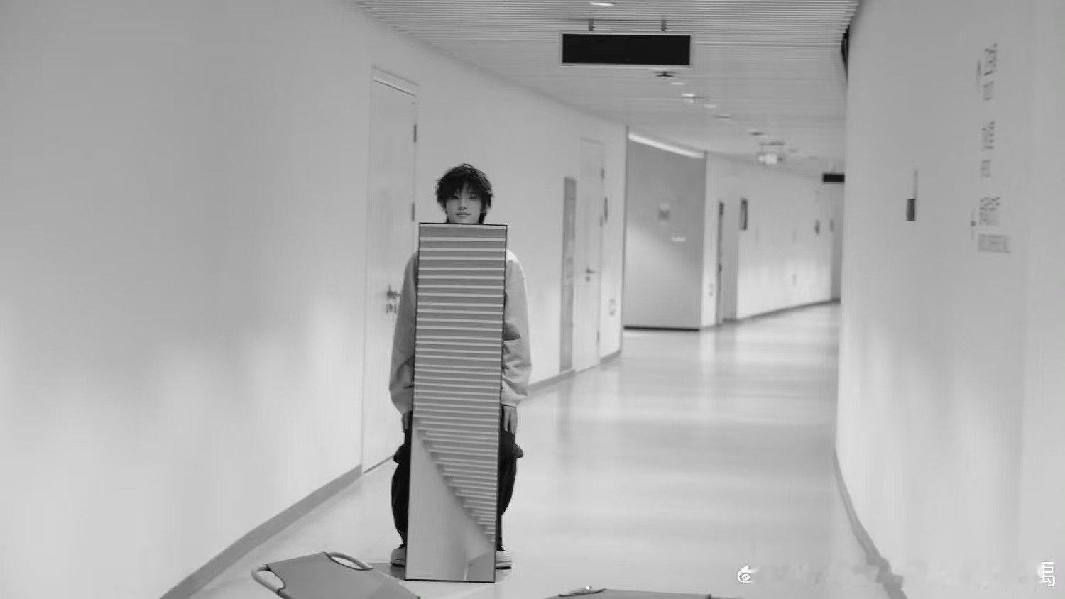 张泽禹新音后台张泽禹新音预热 张泽禹新音后台，期待小宝的舞台~ 