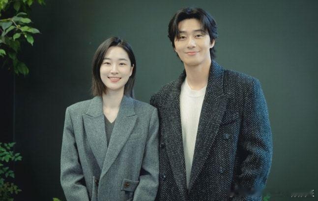 JTBC新剧《等待京道》方面公开剧本阅读会议现场照，朴叙俊[超话]元志安[超话]