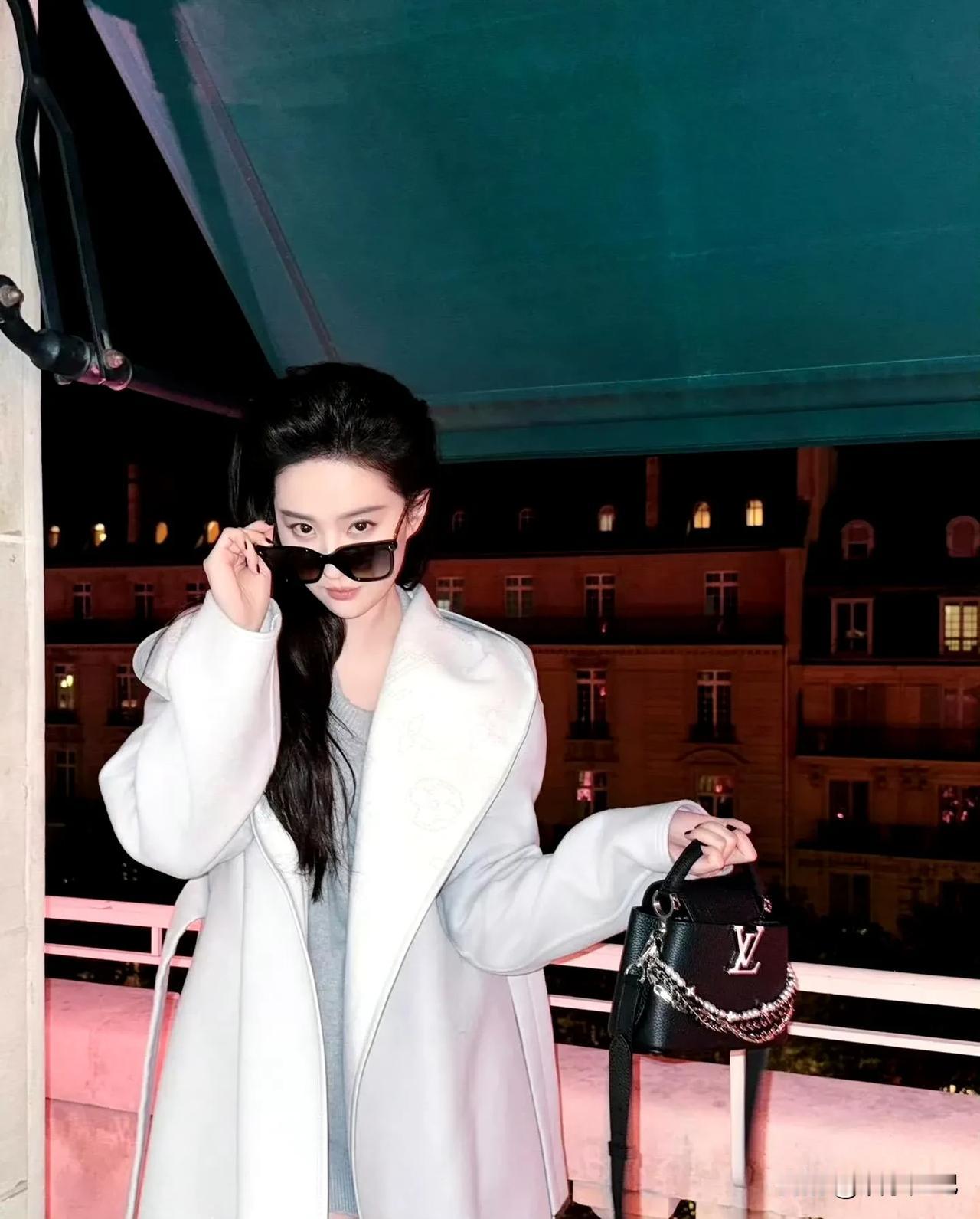 以花之名 言我所爱 ·  · 𝒮𝒶𝓎 𝓌𝒽𝒶𝓉 𝐼 𝓁𝑜𝓋